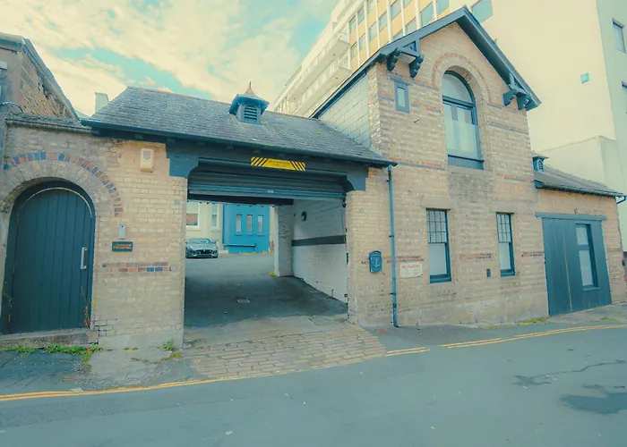 Executive Coach House On The Hoe 2 Free Parking Spaces